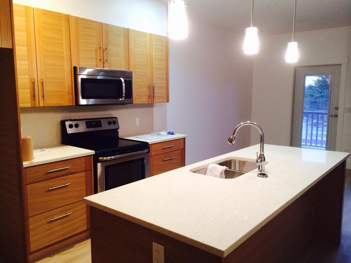 Pacific Point Market And Suites Powell River Buitenkant foto