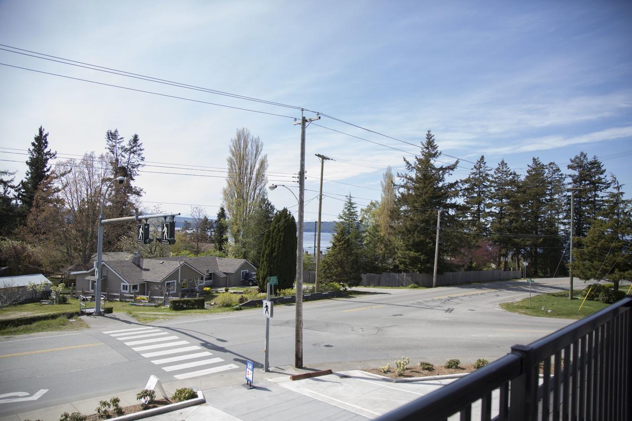 Pacific Point Market And Suites Powell River Buitenkant foto