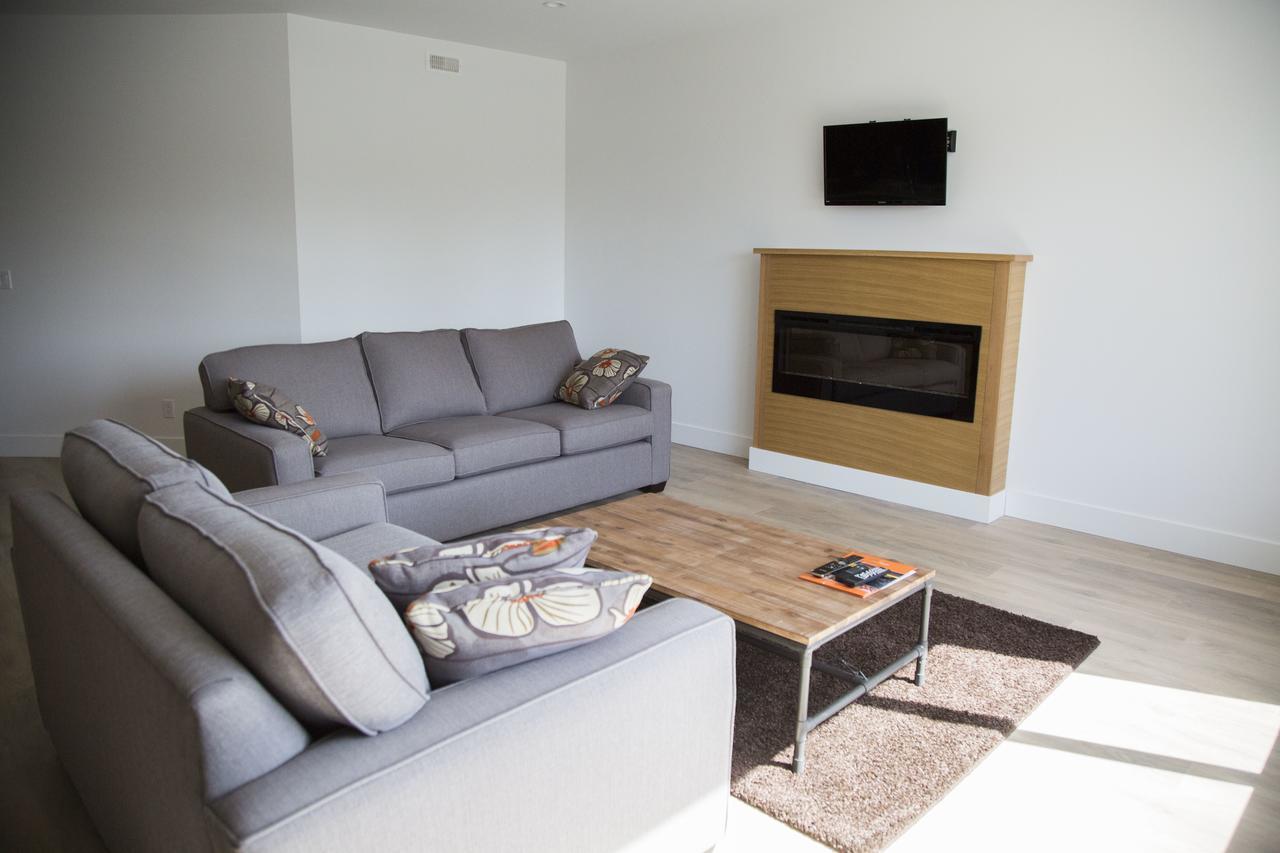 Pacific Point Market And Suites Powell River Buitenkant foto