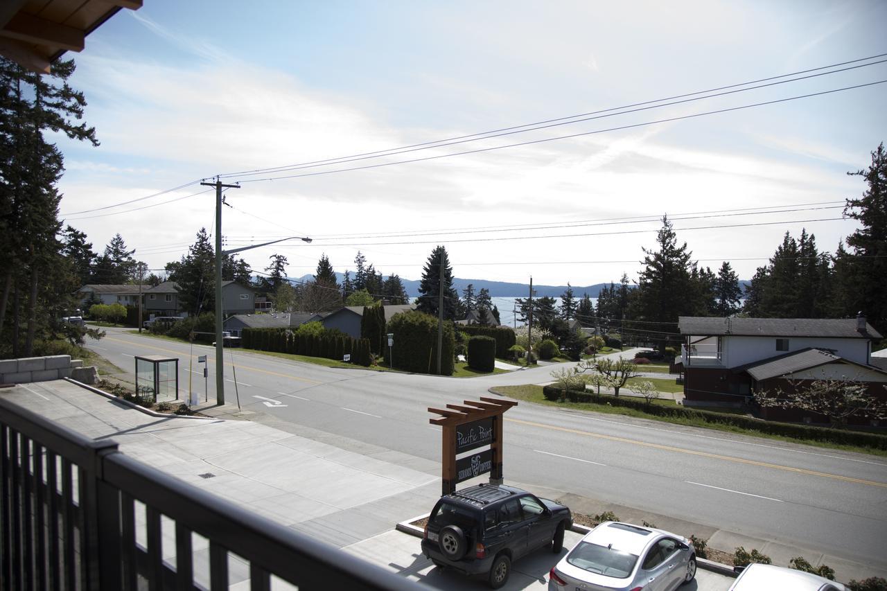 Pacific Point Market And Suites Powell River Buitenkant foto